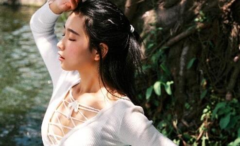 女生回信息总是哦嗯，该怎么办？